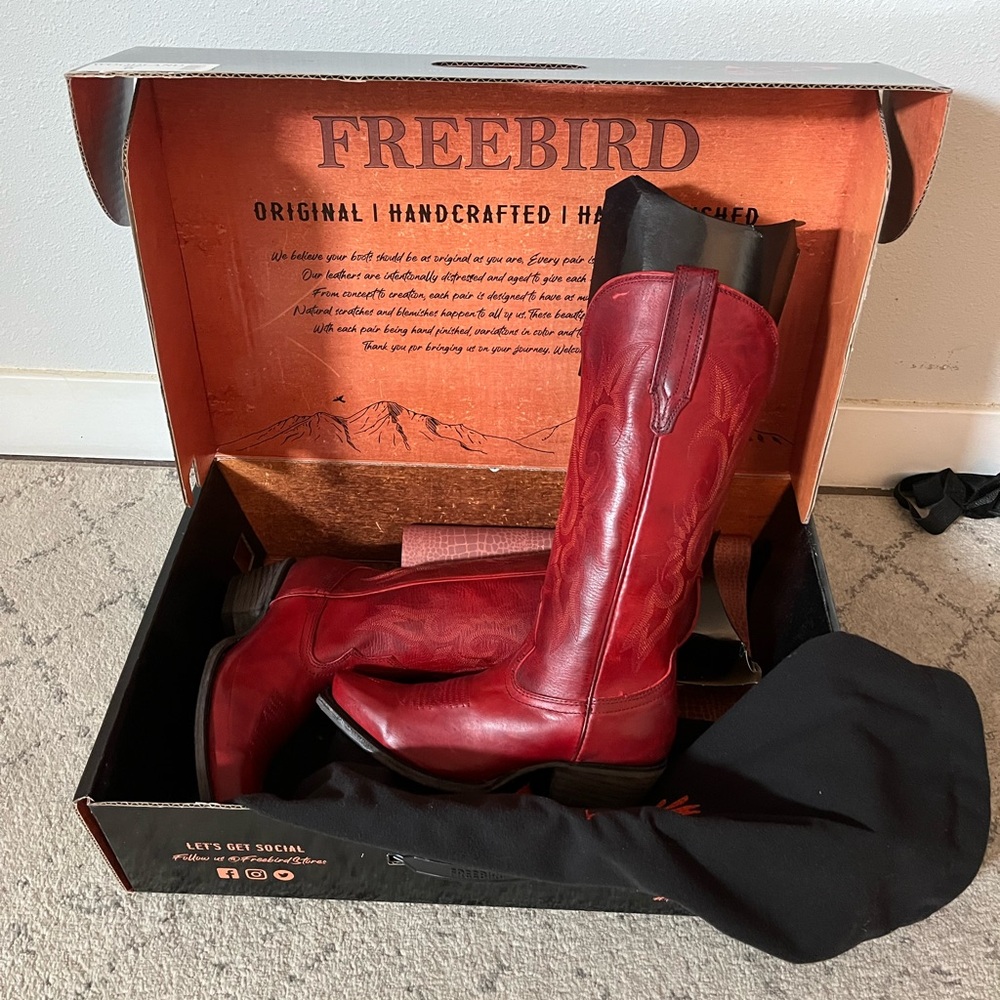 Freebird Woodland size 6 Red